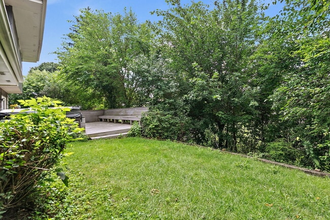 Building Photo - 1126 Tiverton Ct
