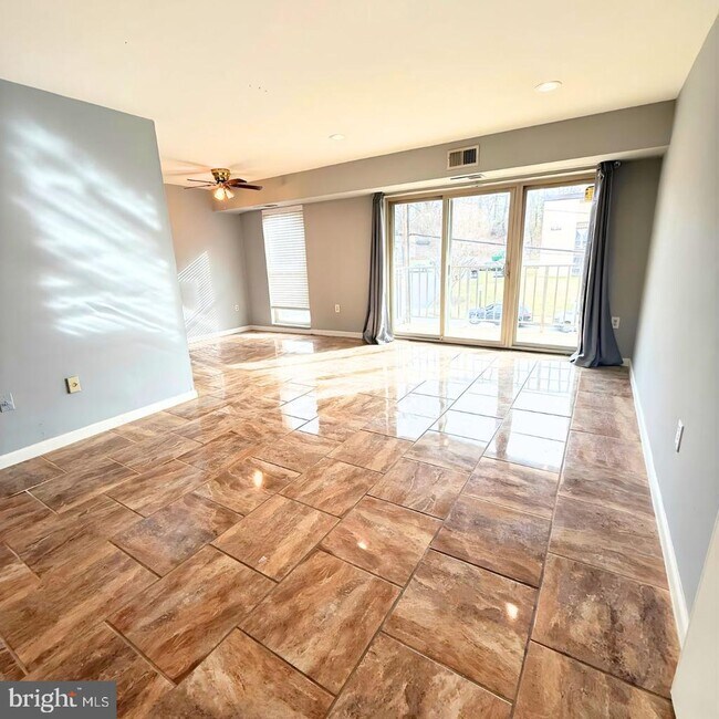 Building Photo - 5200 Newton St