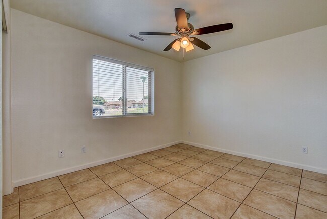 Building Photo - 3850 E Teri Ct
