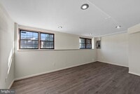 Building Photo - 20 Rhodes Pl