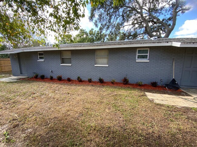 Building Photo - 12319