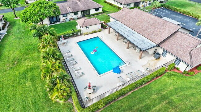 Building Photo - 4677 Robinwood Cir