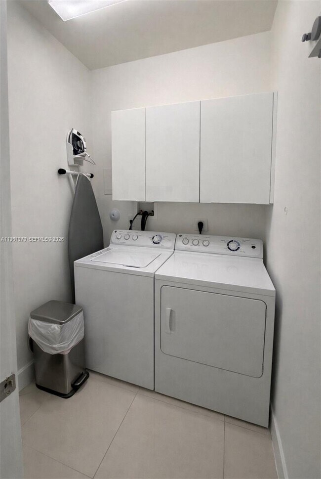 Building Photo - 6671 NW 105th Ave