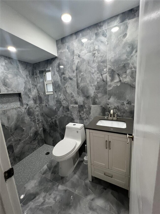 Building Photo - 289 SW 159th Ln