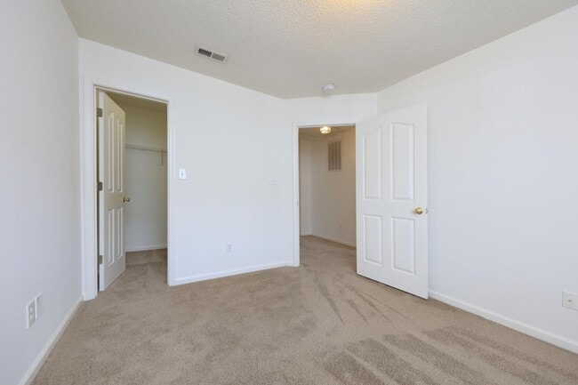 Building Photo - 163 Springwood Ln