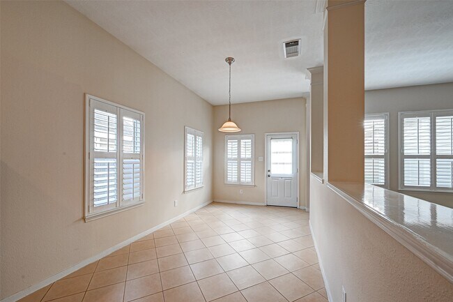 Building Photo - 6923 Grants Hollow Ln