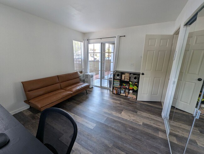 Building Photo - Available November 1, 2025 | A charming gr...