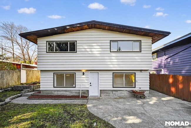 Building Photo - 6552 38th Ave NE