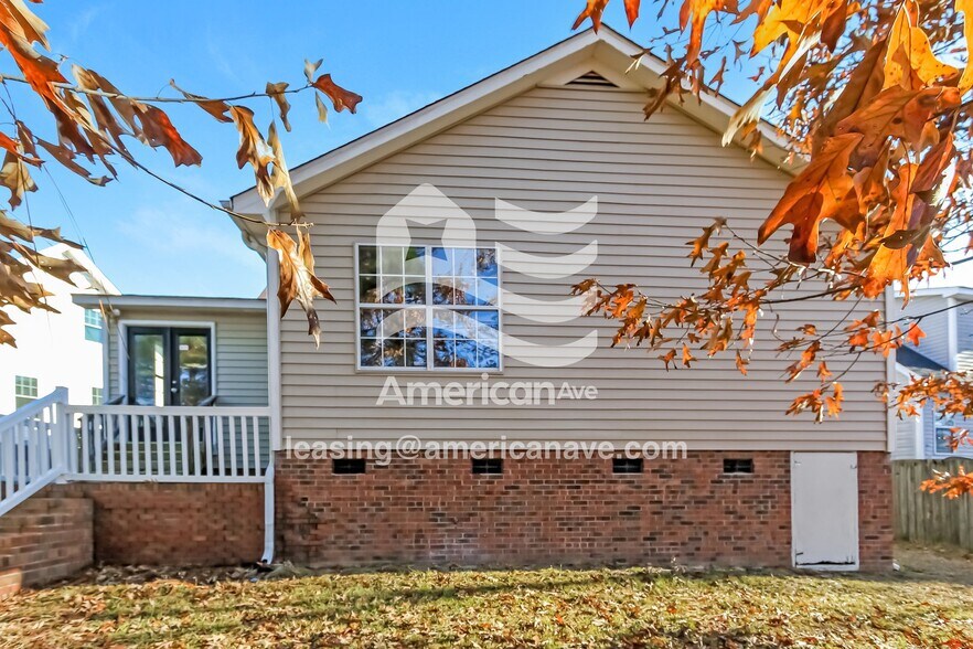 Building Photo - 423 Bradford Ln