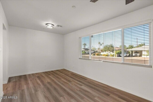 Building Photo - 2623 N 74th Pl