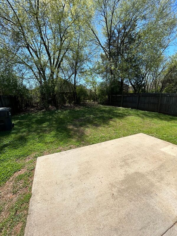 Building Photo - 116 Moss Stone Ln