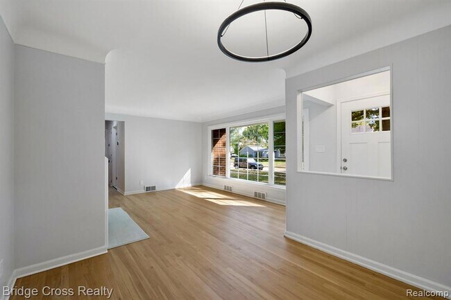 Building Photo - 2614 Essex St