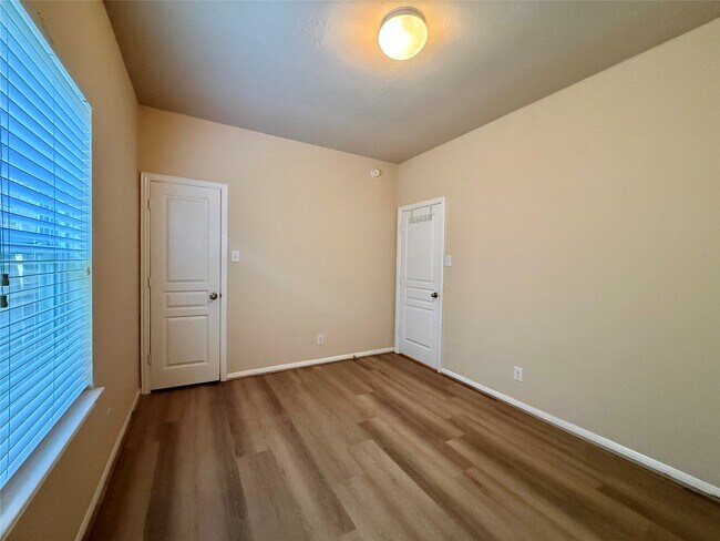 Building Photo - 8206 Malago Point Dr