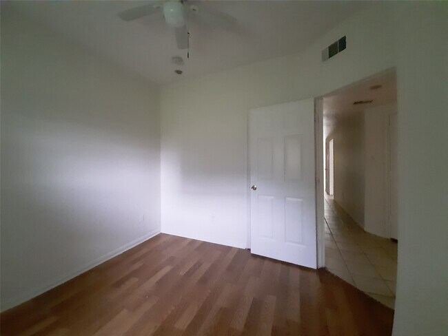 Building Photo - 4542 Otterbury Dr