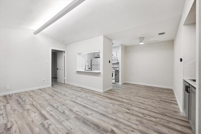 Building Photo - 3609 Leafield Dr