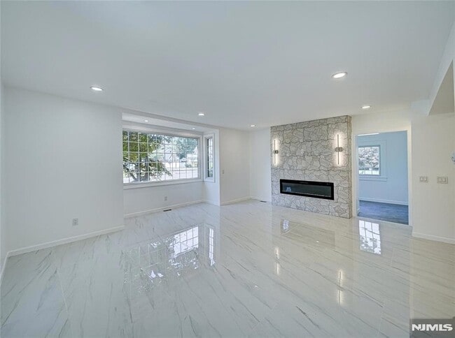 Building Photo - 217 Heywood Ave