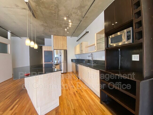 Building Photo - 1499 Blake St