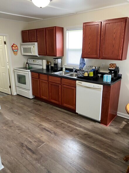 Building Photo - 205 S Lynn St