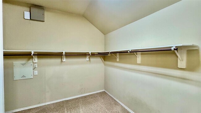 Building Photo - 3811 Windmill Creek Dr
