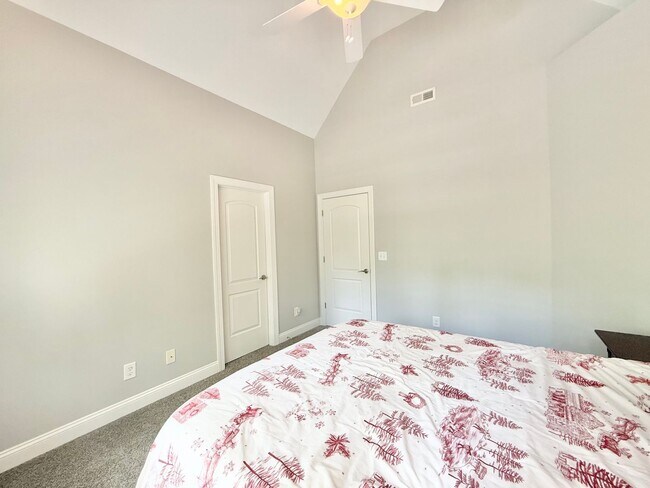 Building Photo - **OFFERING WAIVED APPLICATION FEES** Luxur...