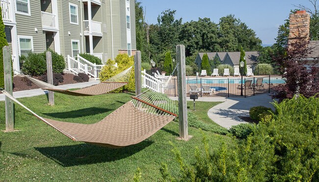 Building Photo - 2402 Clubhouse Ct