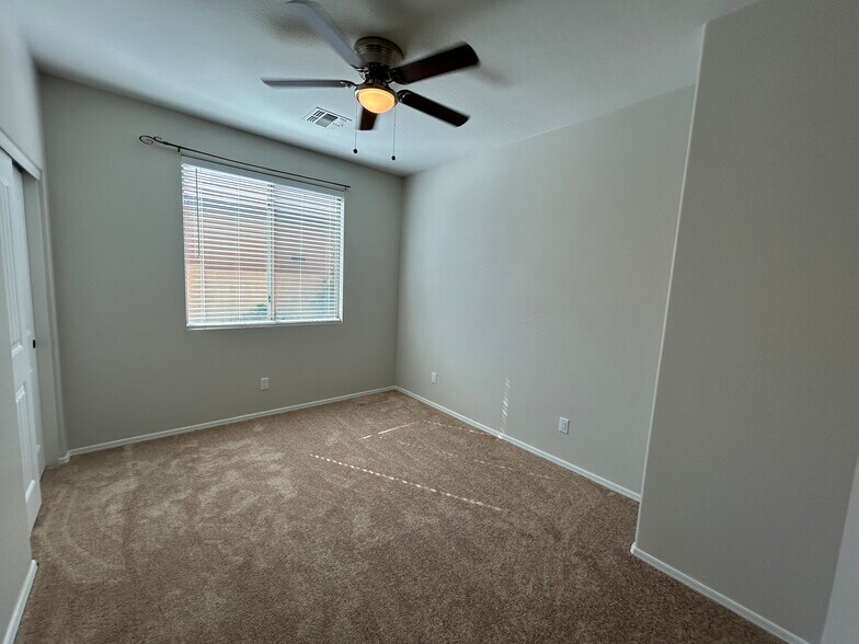 Building Photo - 4123 E Cherry Hills Dr