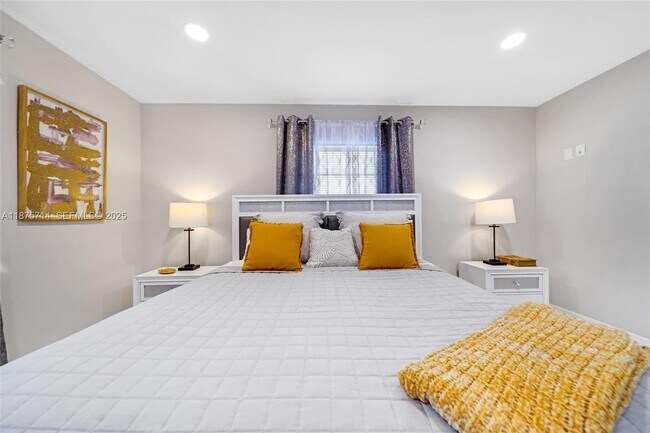 Building Photo - 241 Oceanic Ave