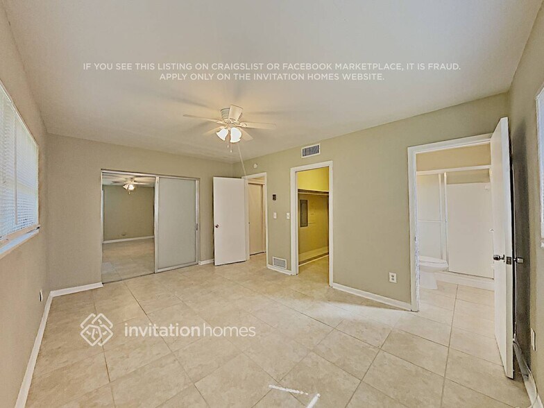 Building Photo - 12160 Croft Dr N
