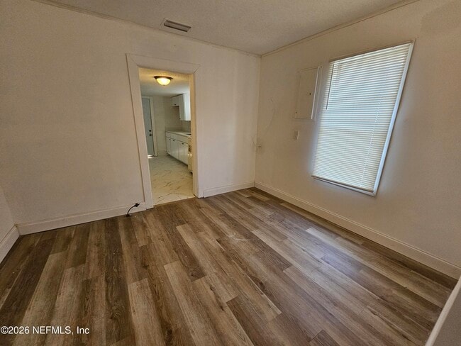 Building Photo - 3920 N Davis St