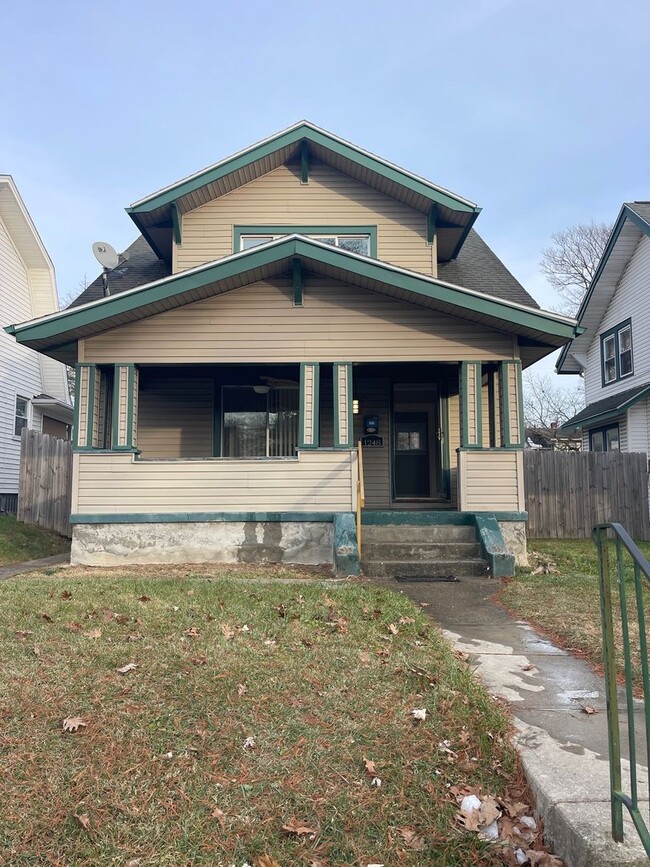 Building Photo - Newly remodeled 3 Bedroom 2.5 Bathroom House