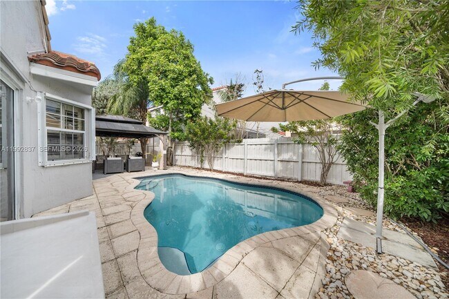 Building Photo - 366 Bedford Ave