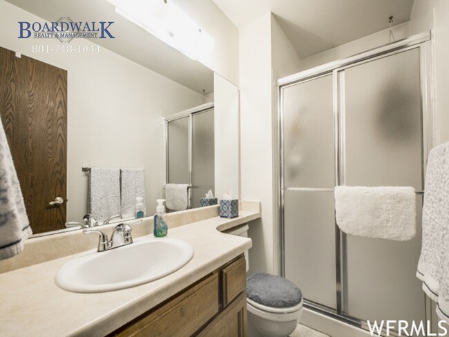 Building Photo - Updated 5-Bedroom Home in Sandy