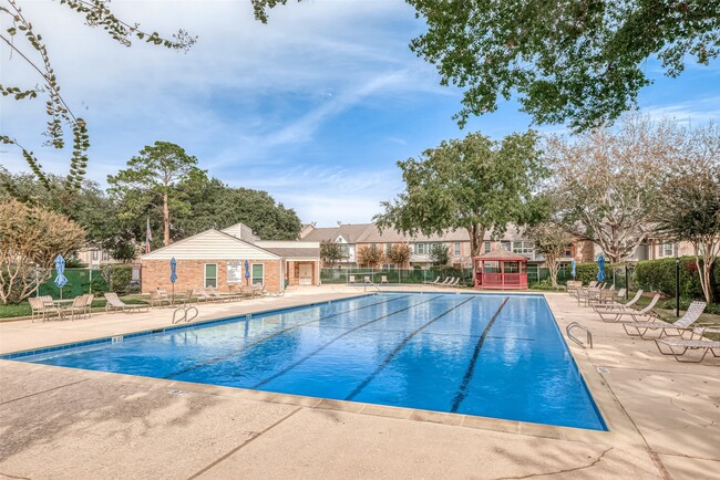 Building Photo - 10217 Longmont Dr