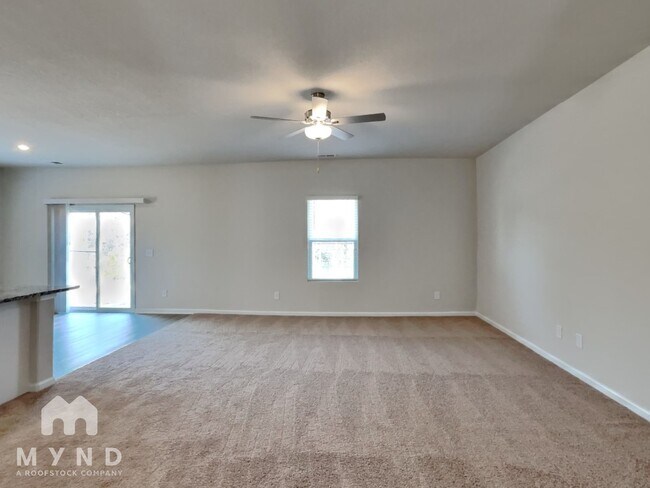 Building Photo - 14 New Villas St