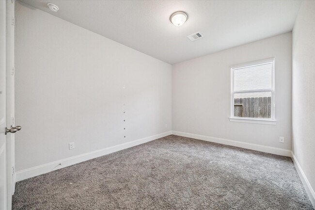 Building Photo - 10014 Serenity Grv Dr