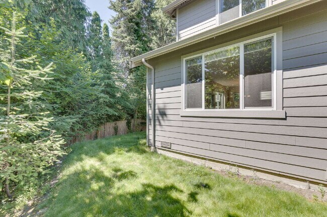 Building Photo - Luxury Home in Kenmore / Bothell!