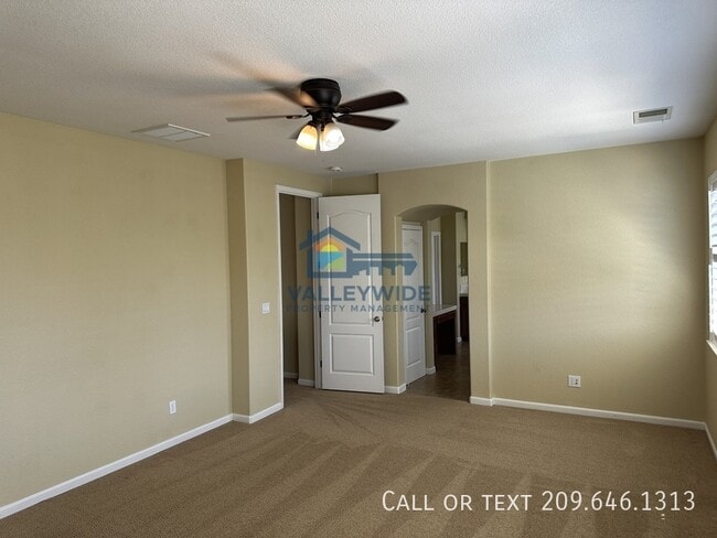 Building Photo - 2704 Acapulco Way