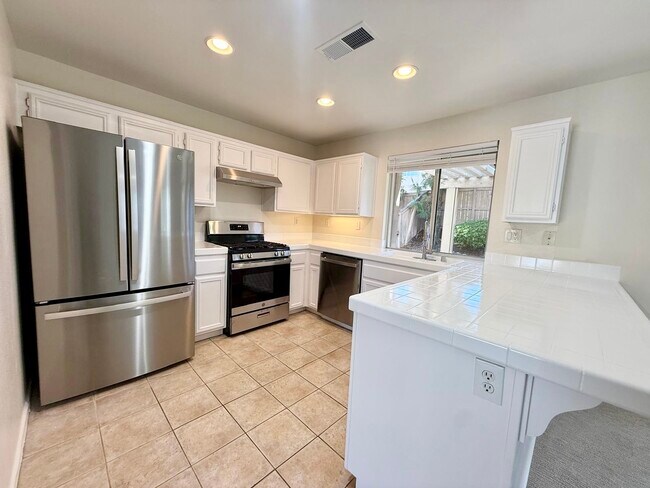 Building Photo - 1304 Thunder Springs Dr