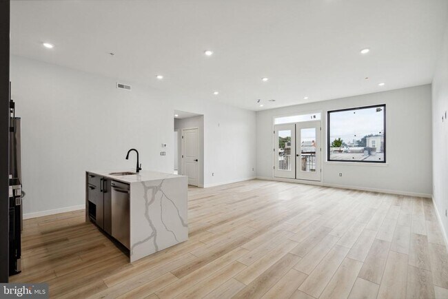 Building Photo - 1112 E Berks St