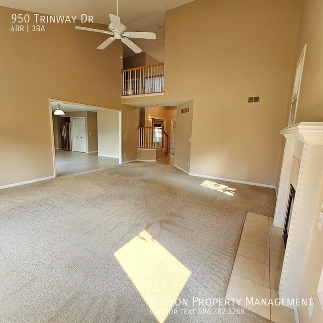 Building Photo - 950 Trinway Rd