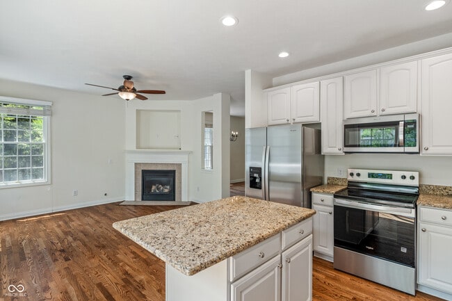 Building Photo - 12735 Edgemont Way