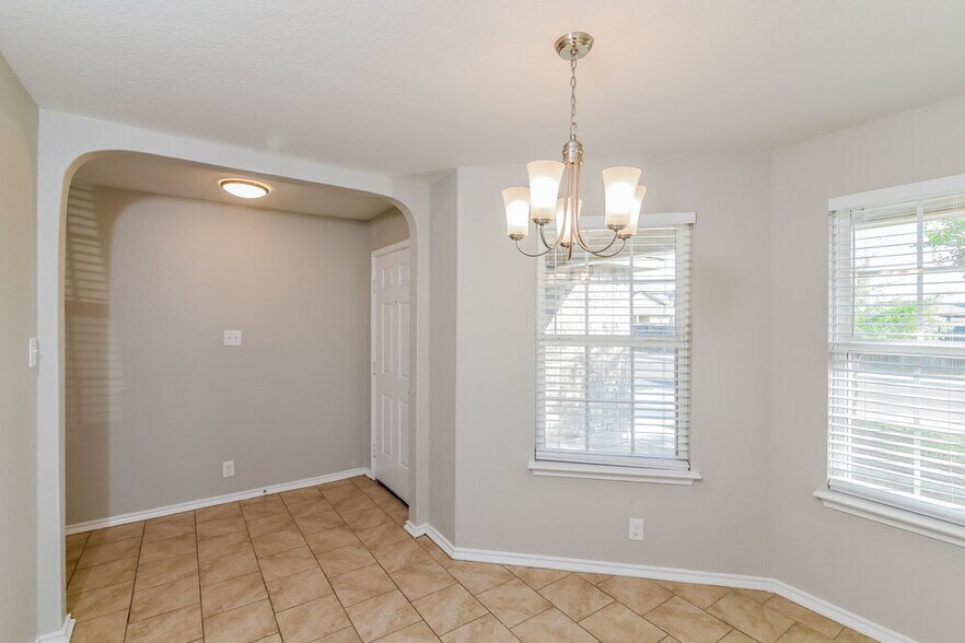 Building Photo - 14014 Tyler Pt