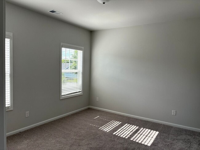 Building Photo - Charming 3BR Townhome in Adairsville