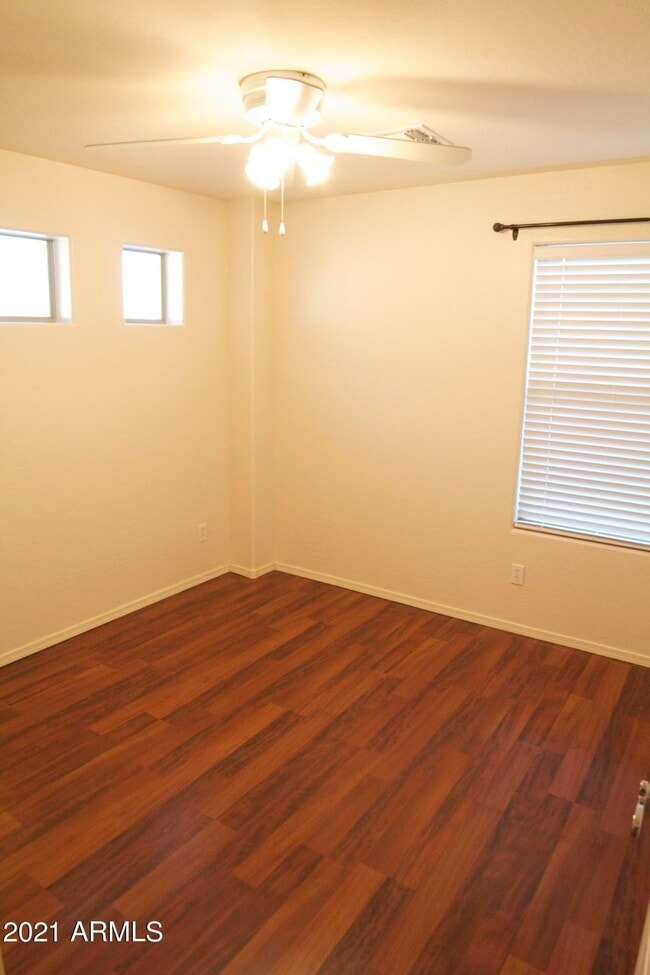 Building Photo - 2732 E Canyon Creek Dr