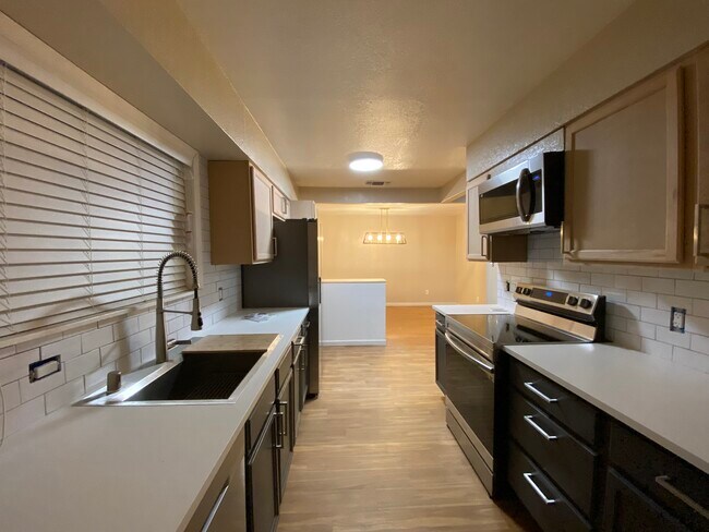 Building Photo - 1309 Keeney Way