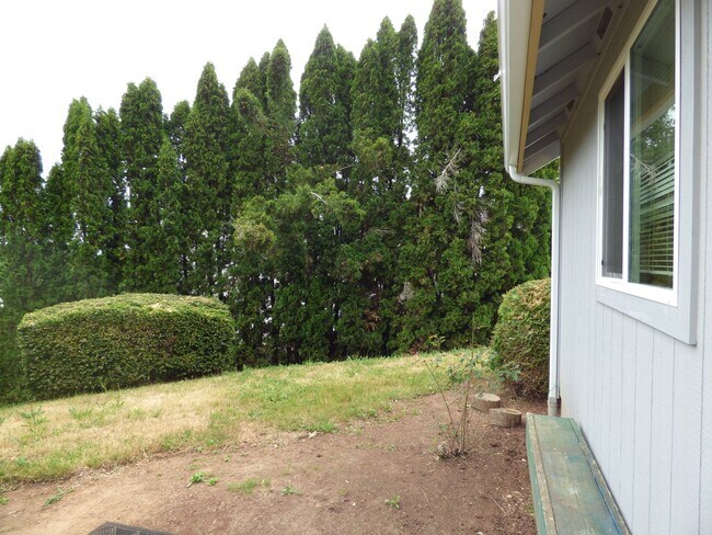 Building Photo - Rent Special: FREE August's Rent!! 3 bed 2 bath House in South Salem!
