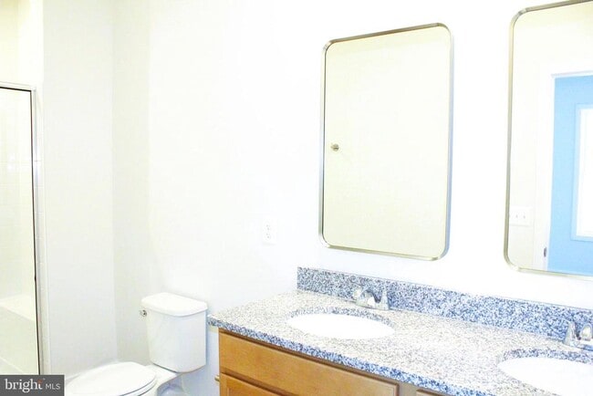 Building Photo - 139 Heyford Dr