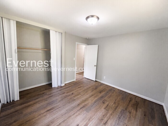 Building Photo - 1645 18th Way SW