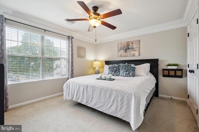 Building Photo - 8095 Lacy Dr