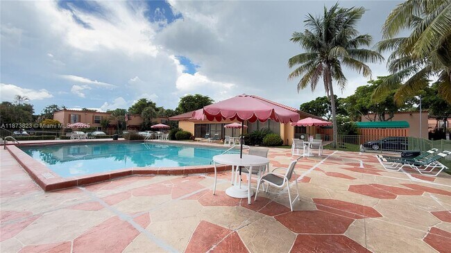 Building Photo - 7121 Miami Lakes Dr